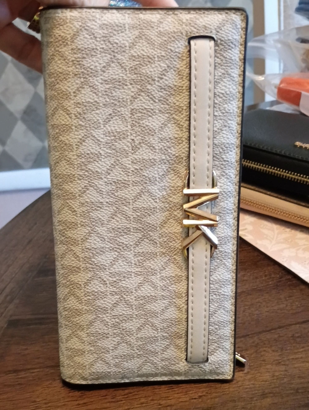 Michael kors Reed Vanilla Cream signature wallet